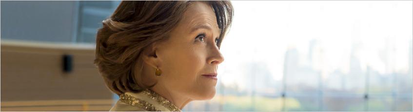 Sigourney Weaver Autographed Collectibles & Memorabilia
